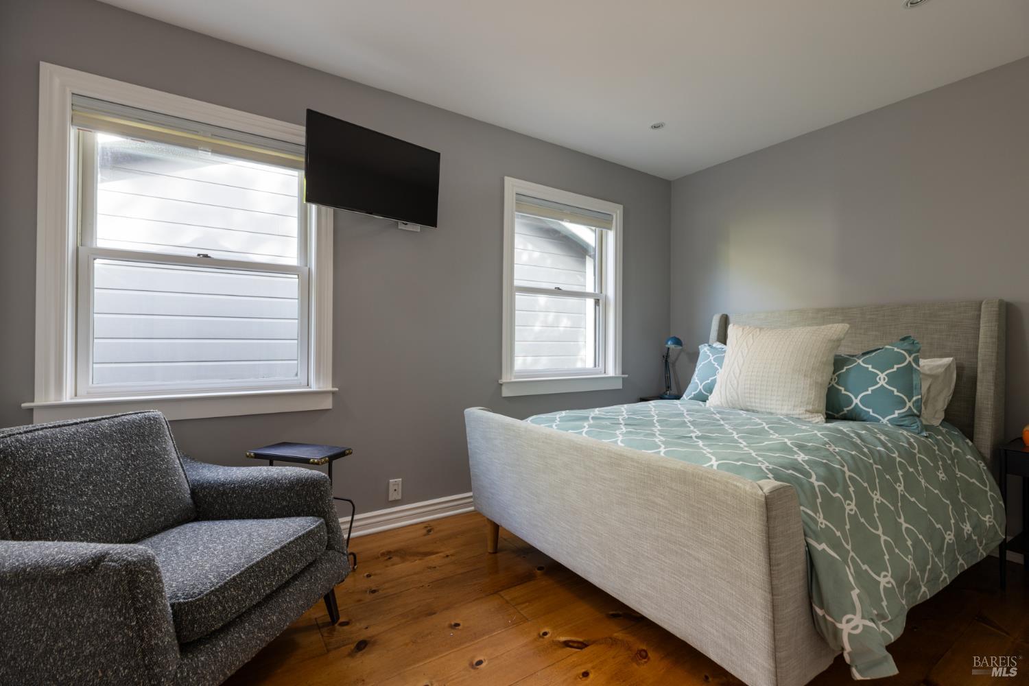 905 Charter Oak Avenue