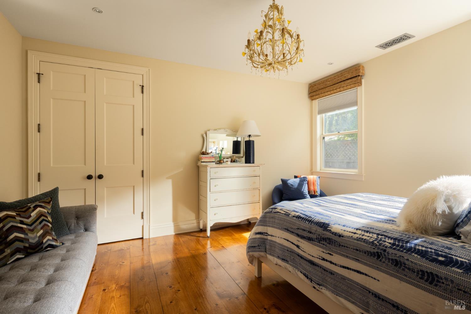 905 Charter Oak Avenue