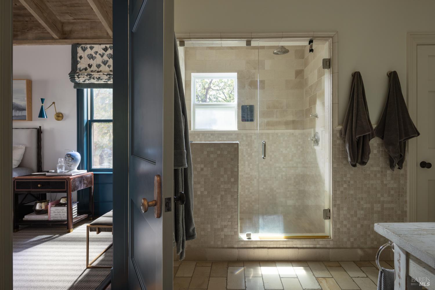 905 Charter Oak Avenue