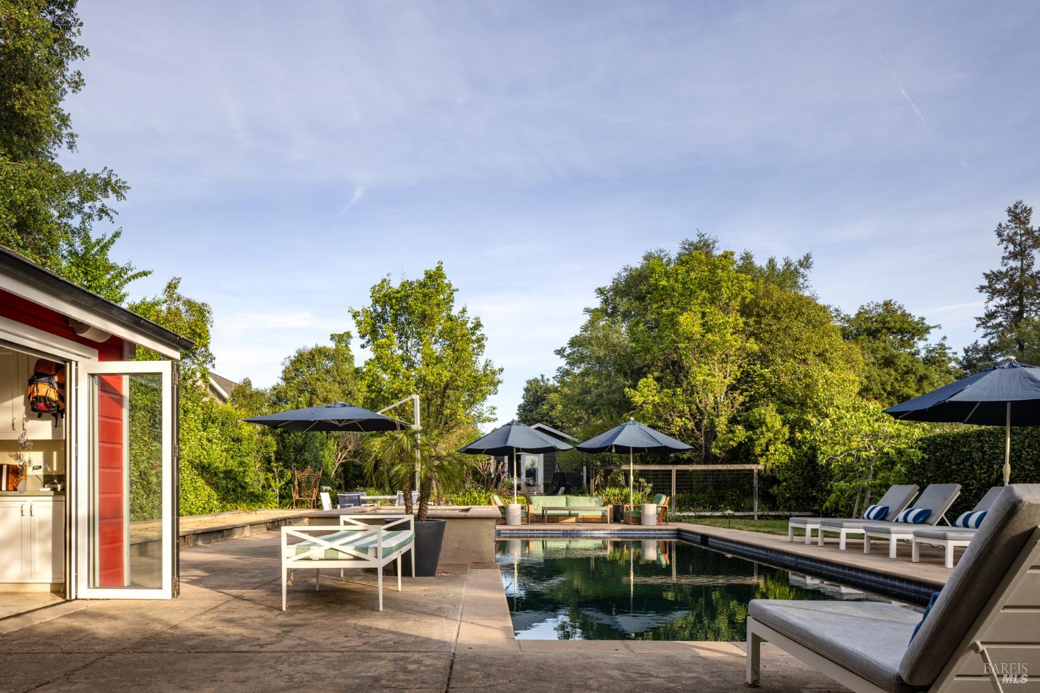 905 Charter Oak Avenue