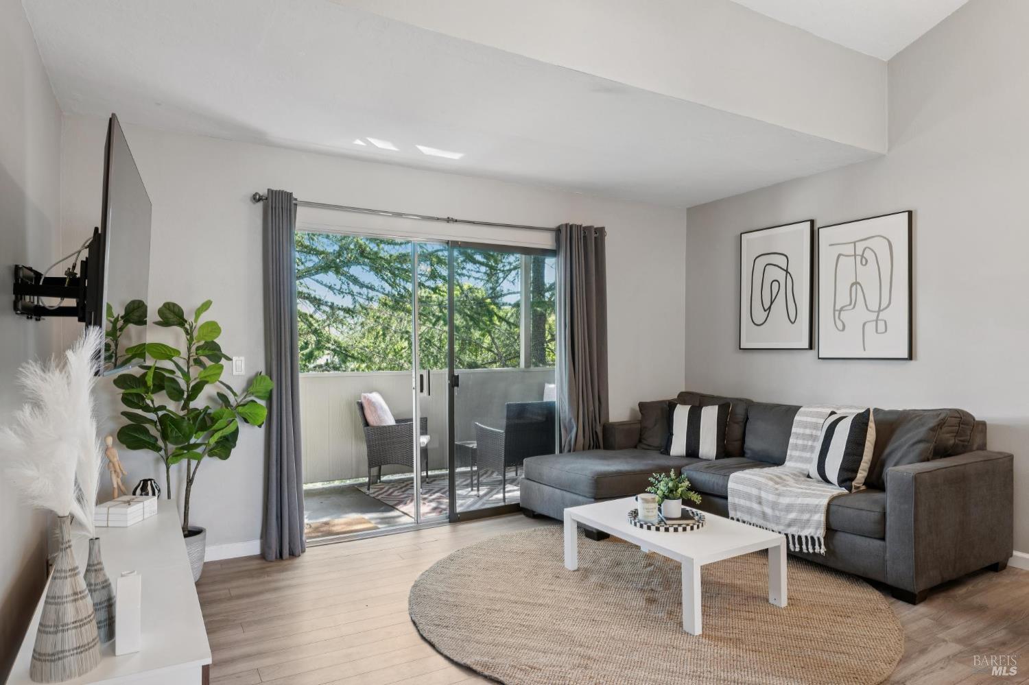 1453 Neotomas Avenue Unit: #304