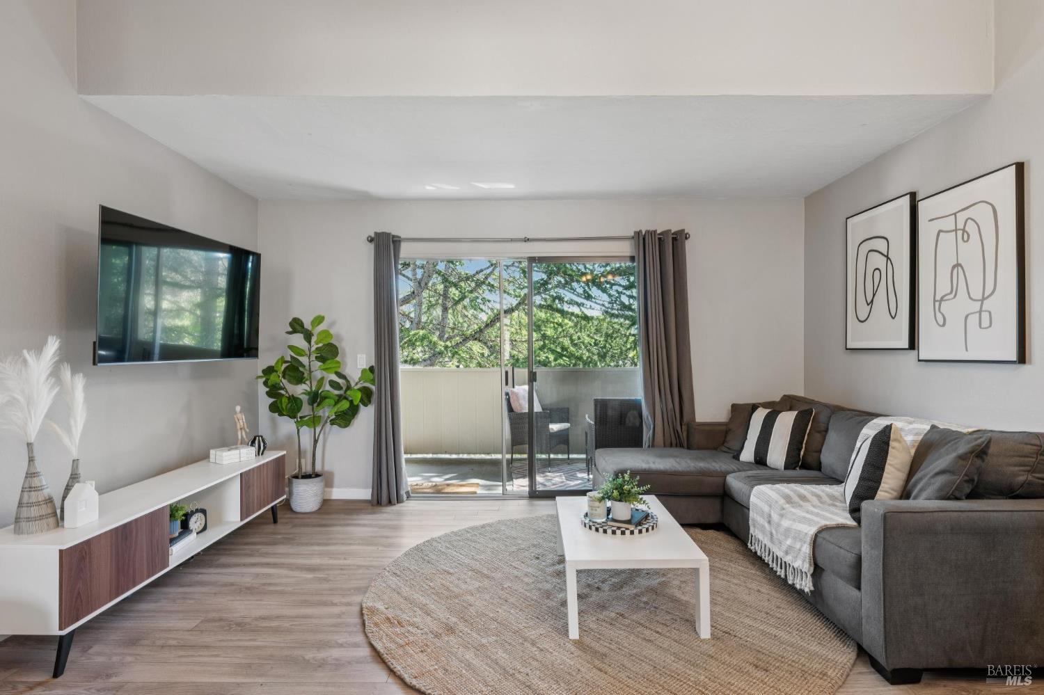 1453 Neotomas Avenue Unit: #304