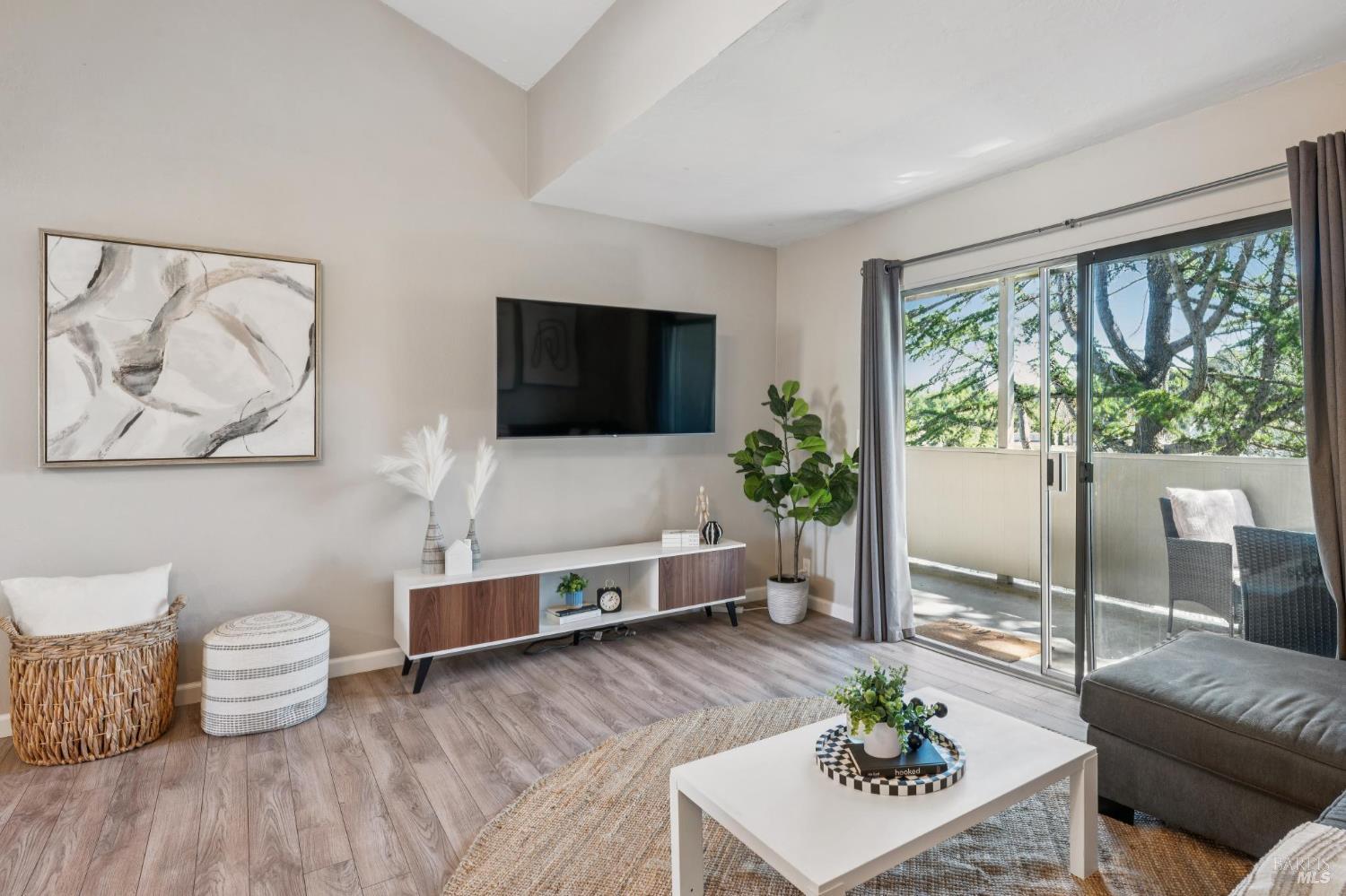 1453 Neotomas Avenue Unit: #304