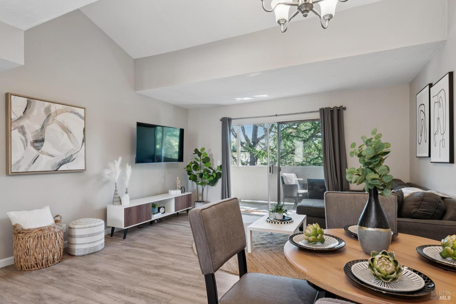 1453 Neotomas Avenue Unit: #304