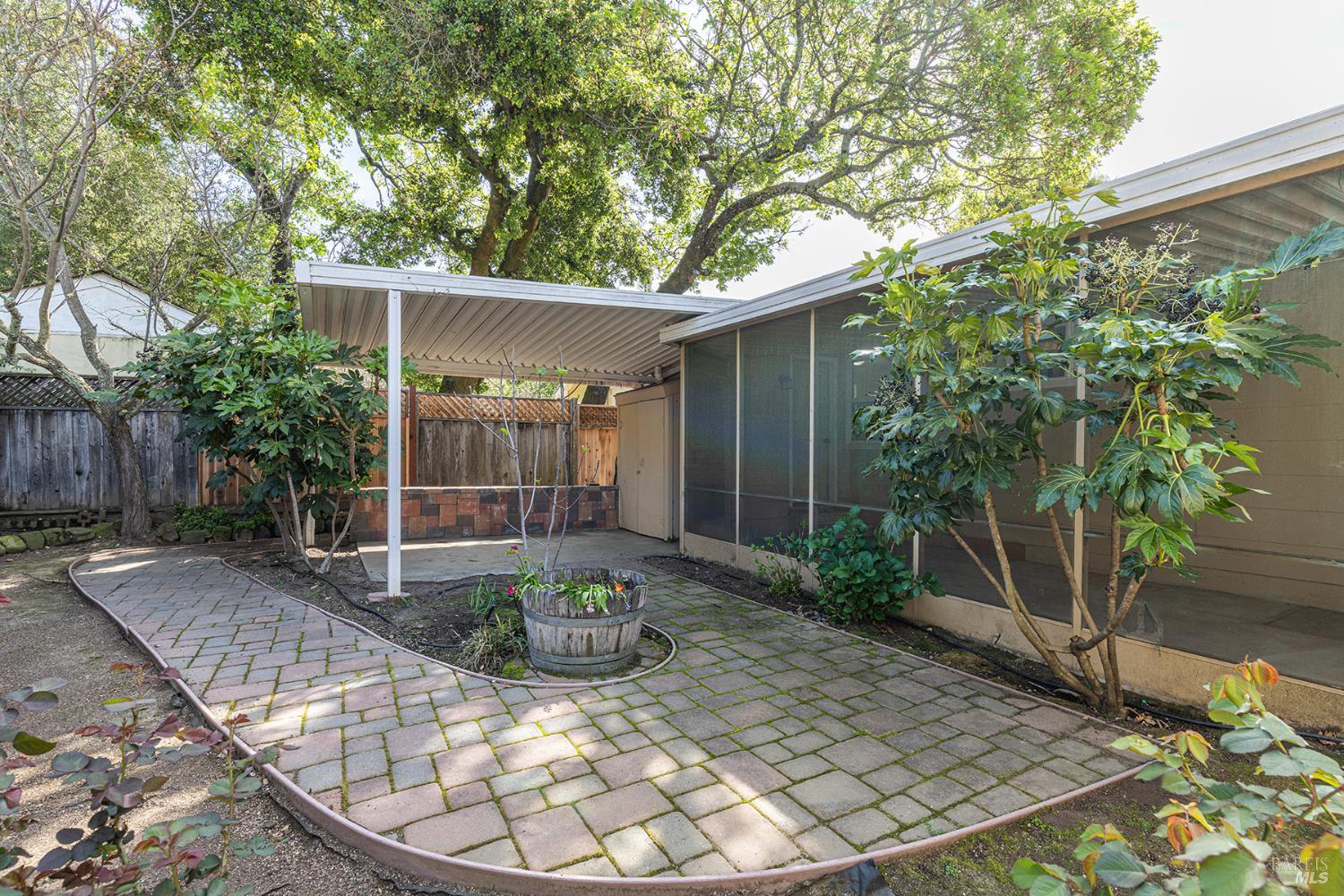 18090 Las Lomas Road
