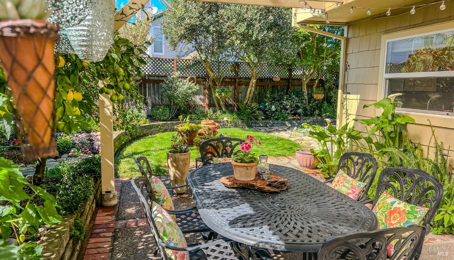 821 Rolling Hill Drive