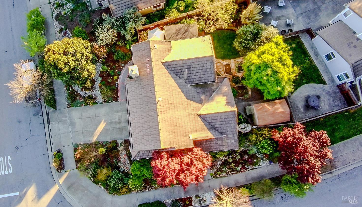 821 Rolling Hill Drive