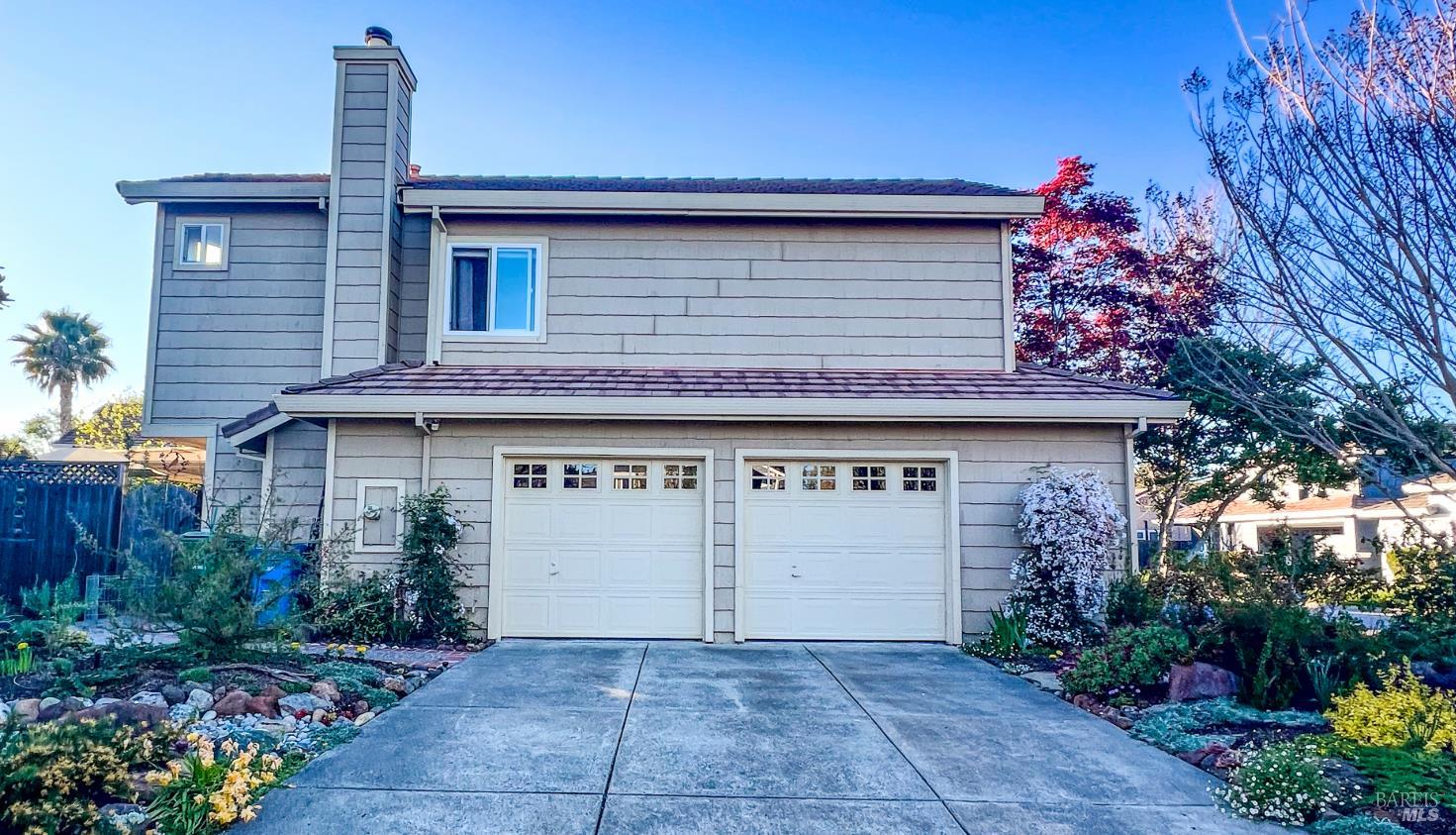 821 Rolling Hill Drive
