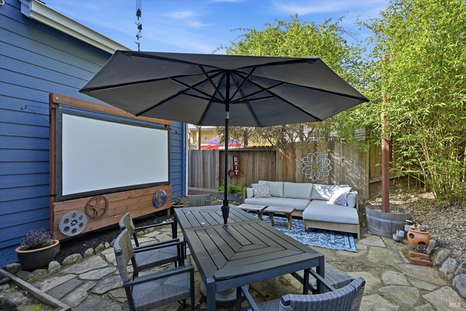104 Village Oaks Court