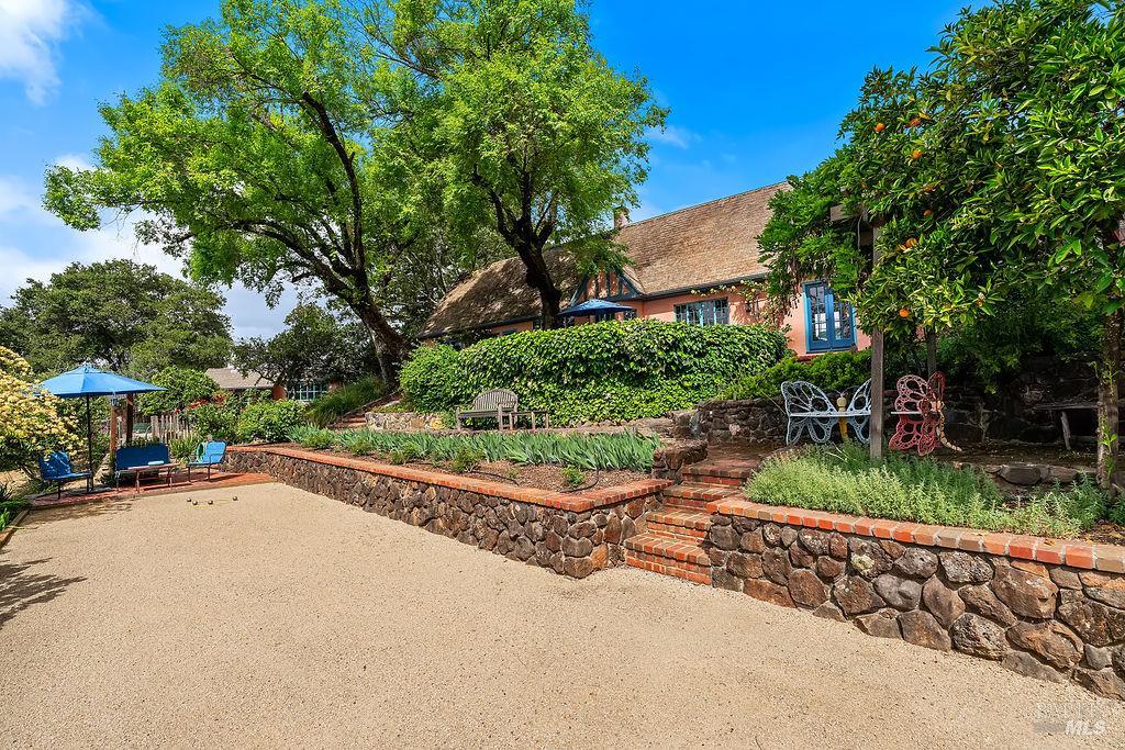 1212 N Fitch Mountain Road