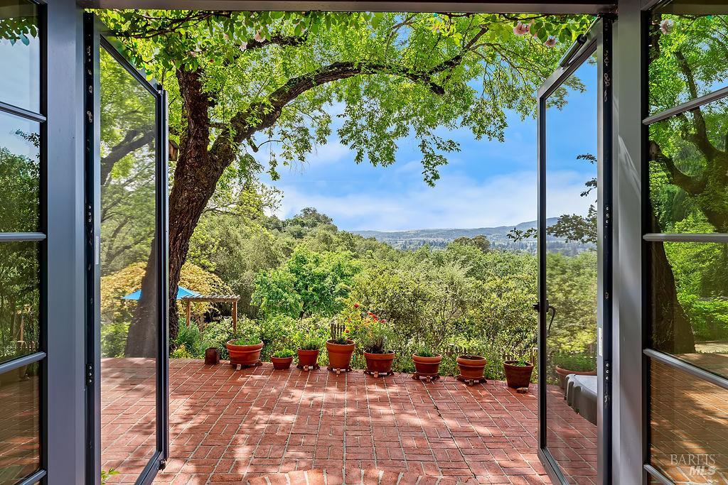 1212 N Fitch Mountain Road