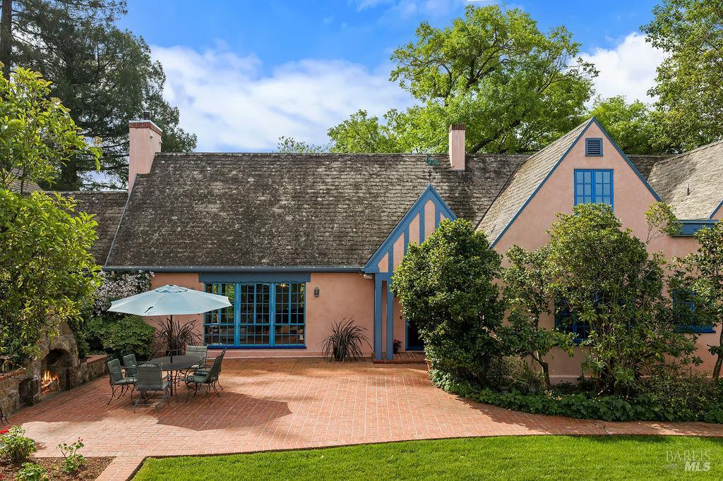 1212 N Fitch Mountain Road