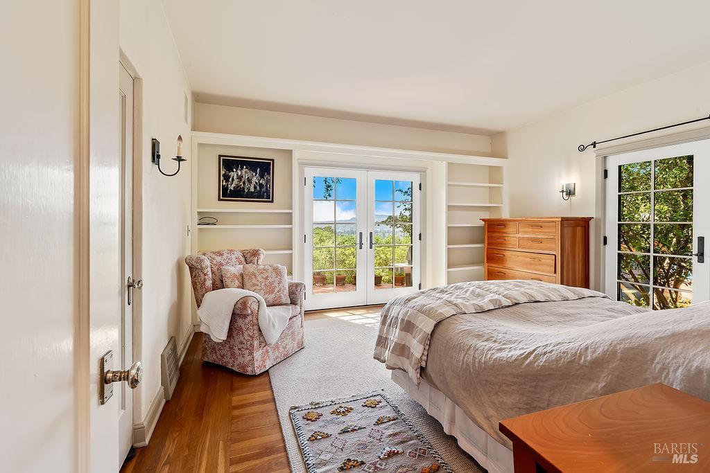 1212 N Fitch Mountain Road