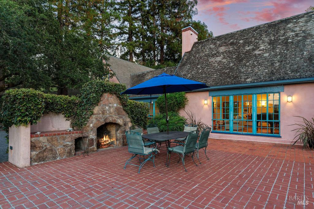 1212 N Fitch Mountain Road