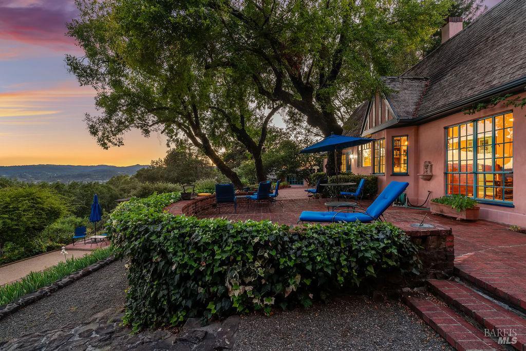 1212 N Fitch Mountain Road