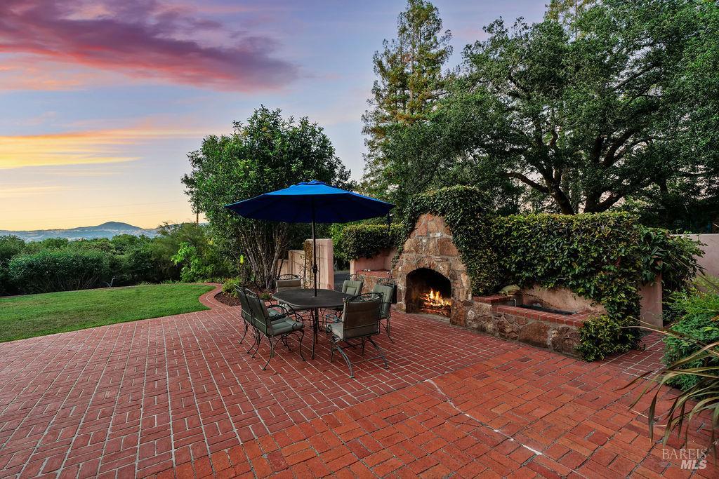1212 N Fitch Mountain Road