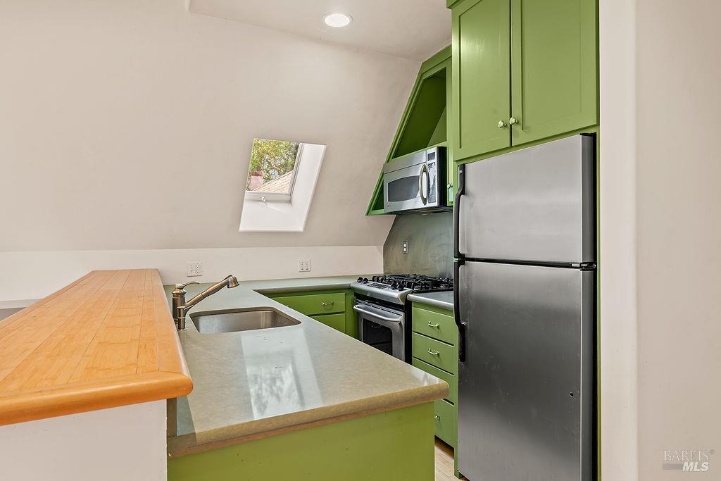 1212 N Fitch Mountain Road