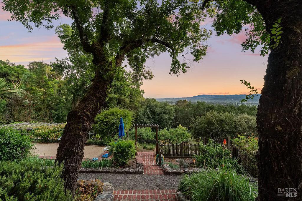 1212 N Fitch Mountain Road