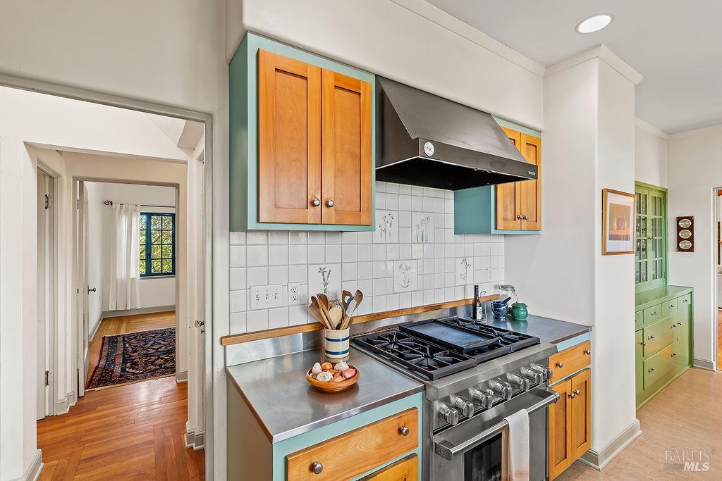 1212 N Fitch Mountain Road