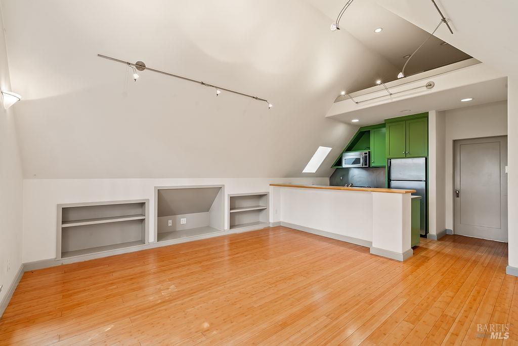 1212 N Fitch Mountain Road