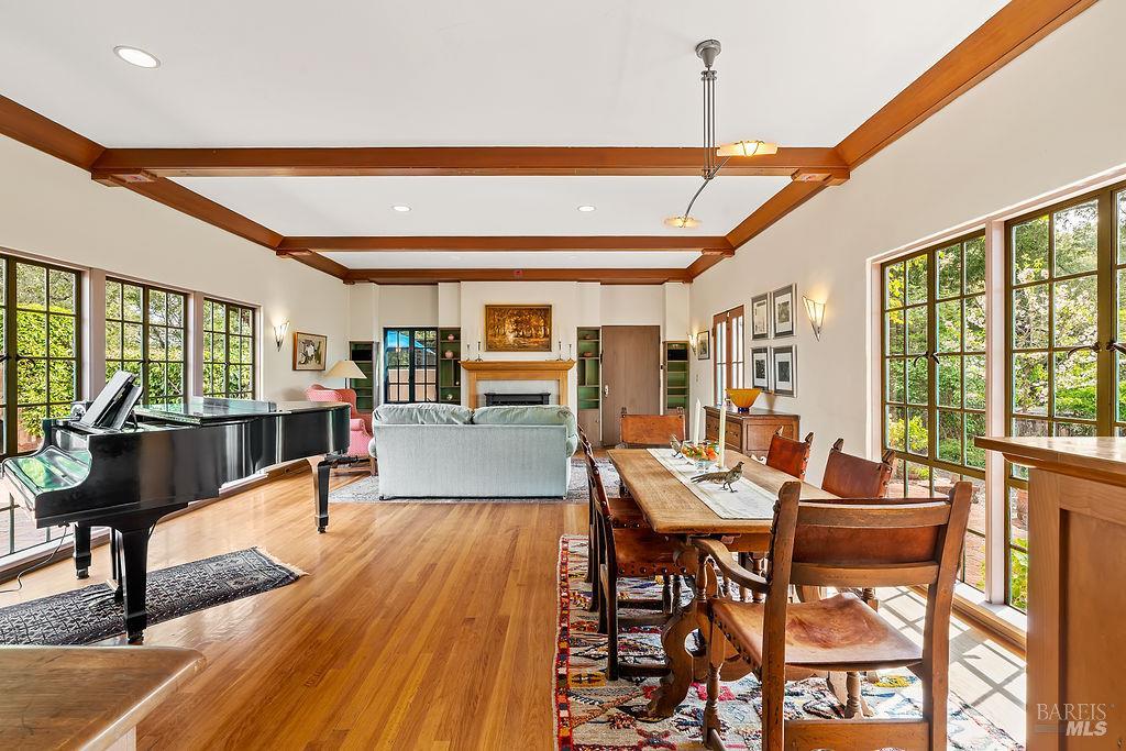 1212 N Fitch Mountain Road