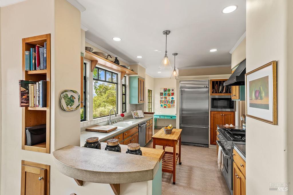 1212 N Fitch Mountain Road
