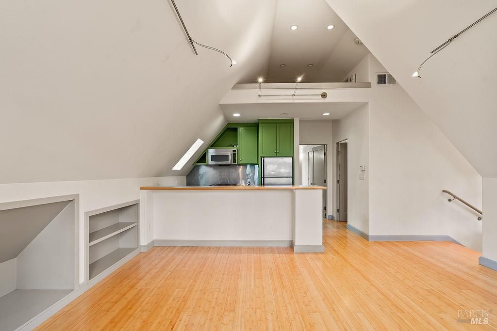 1212 N Fitch Mountain Road