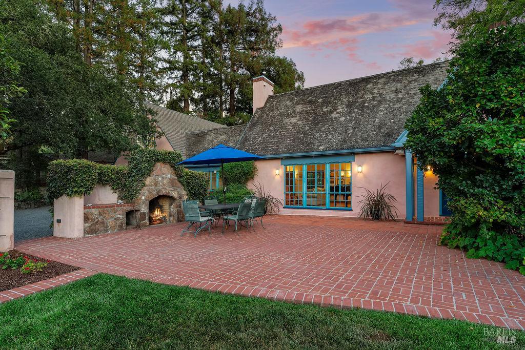 1212 N Fitch Mountain Road