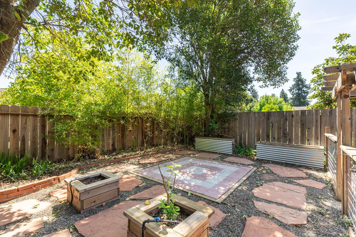 1828 Humboldt Street