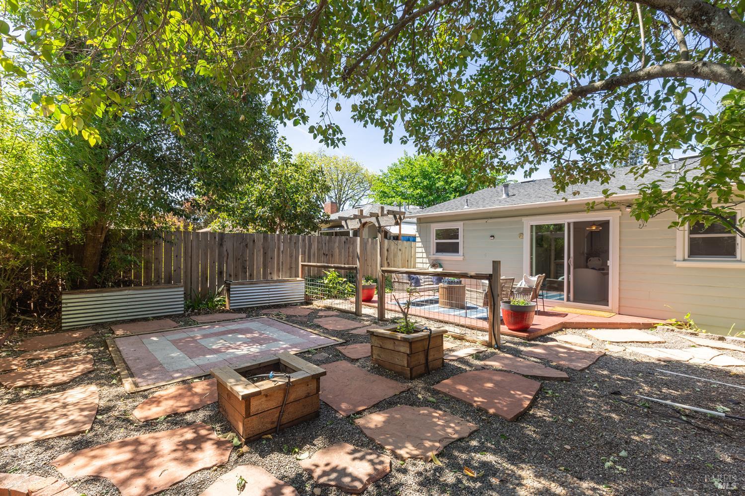 1828 Humboldt Street