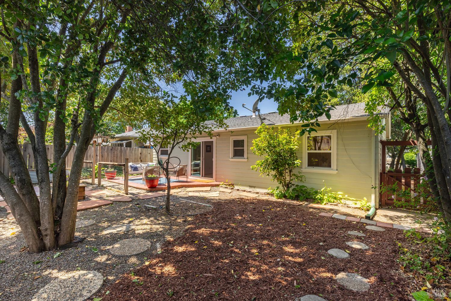 1828 Humboldt Street