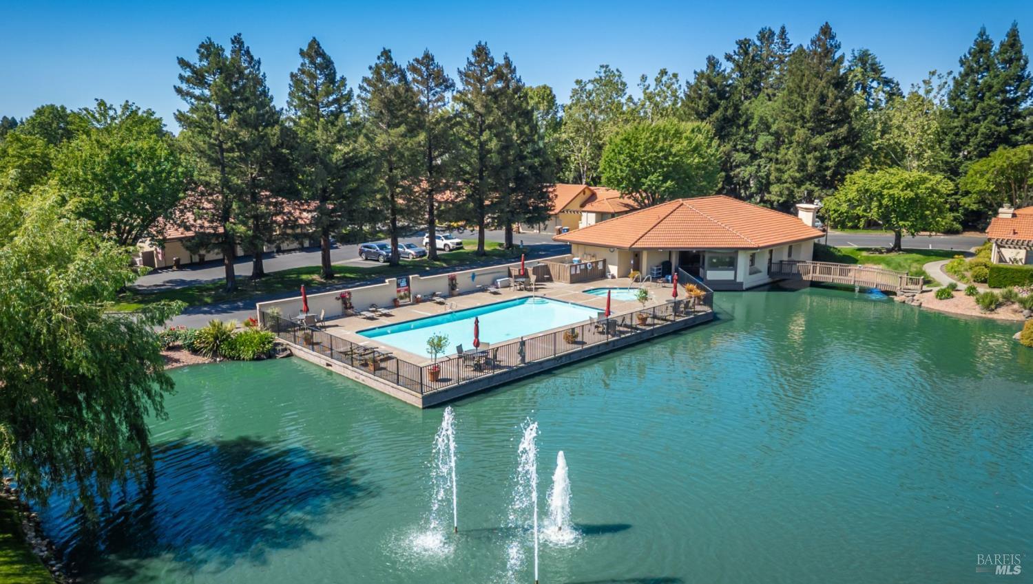 79 Fountain Grove Circle