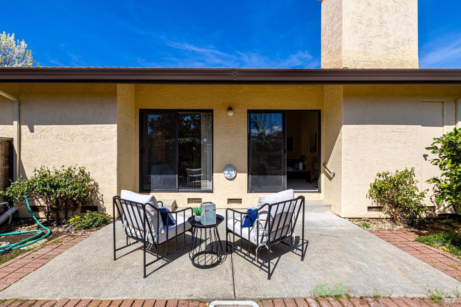 79 Fountain Grove Circle