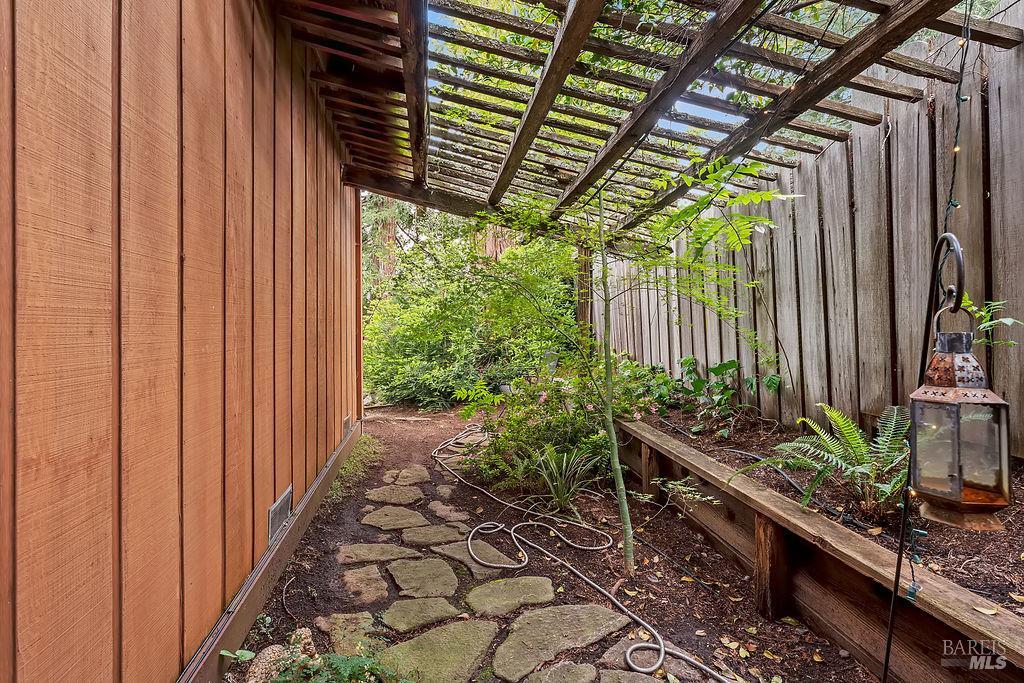 2425 Rancho Cabeza Drive