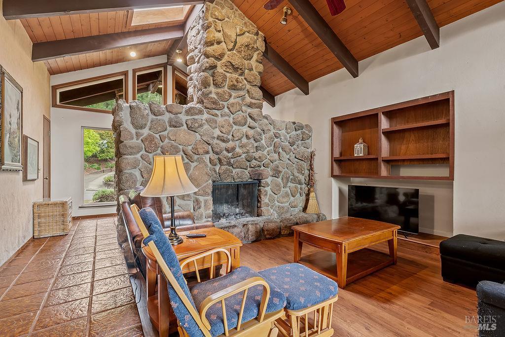 2425 Rancho Cabeza Drive