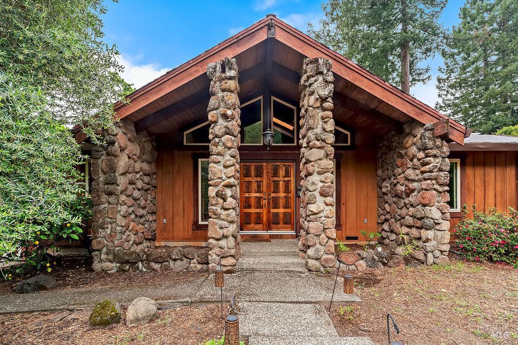 2425 Rancho Cabeza Drive