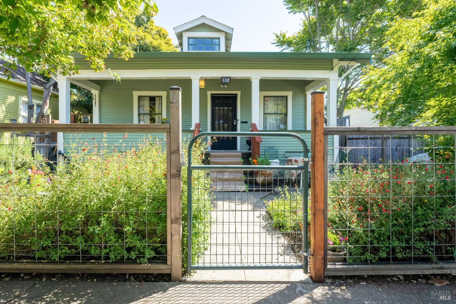 132 Lincoln Street