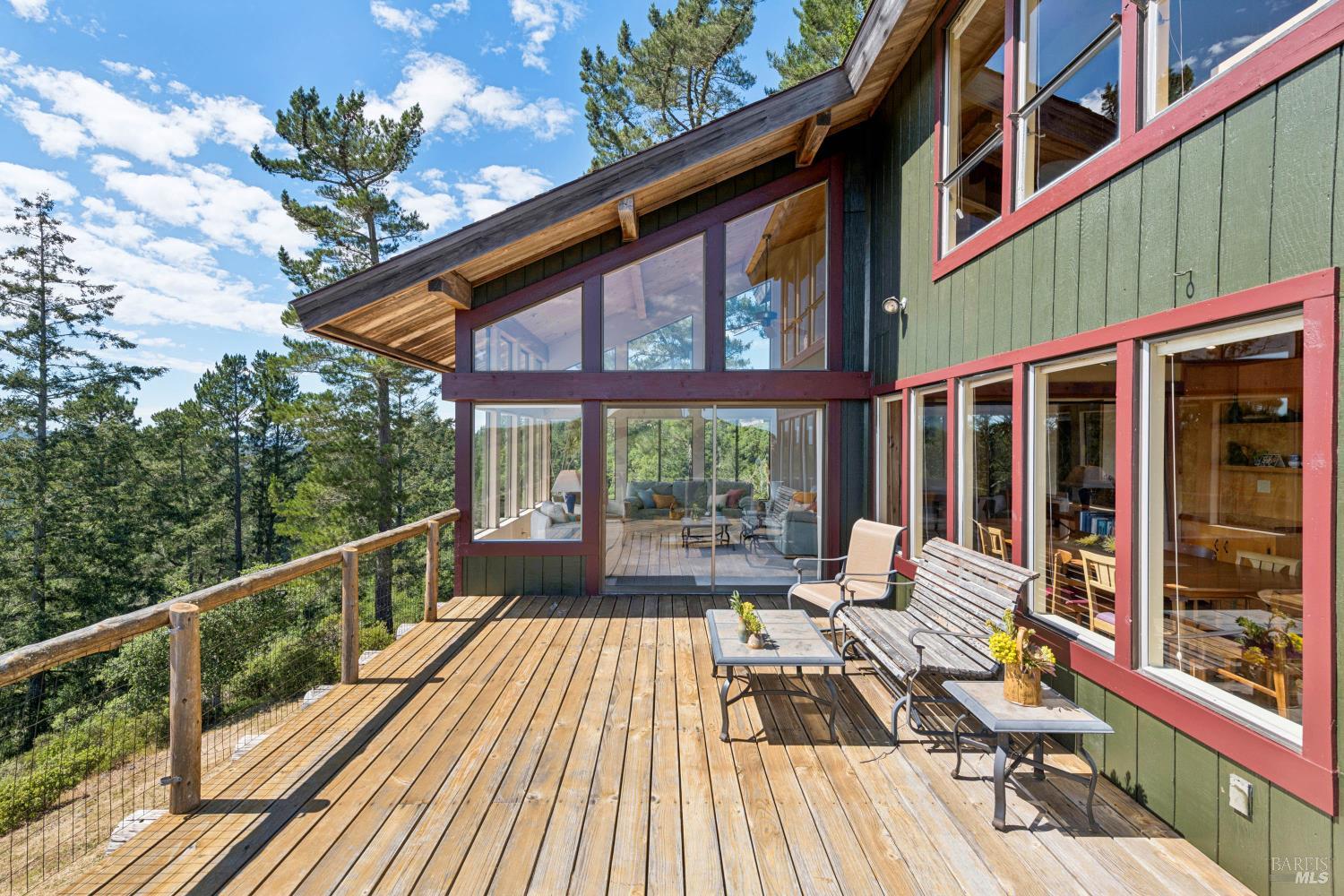 40 El Mirador Drive