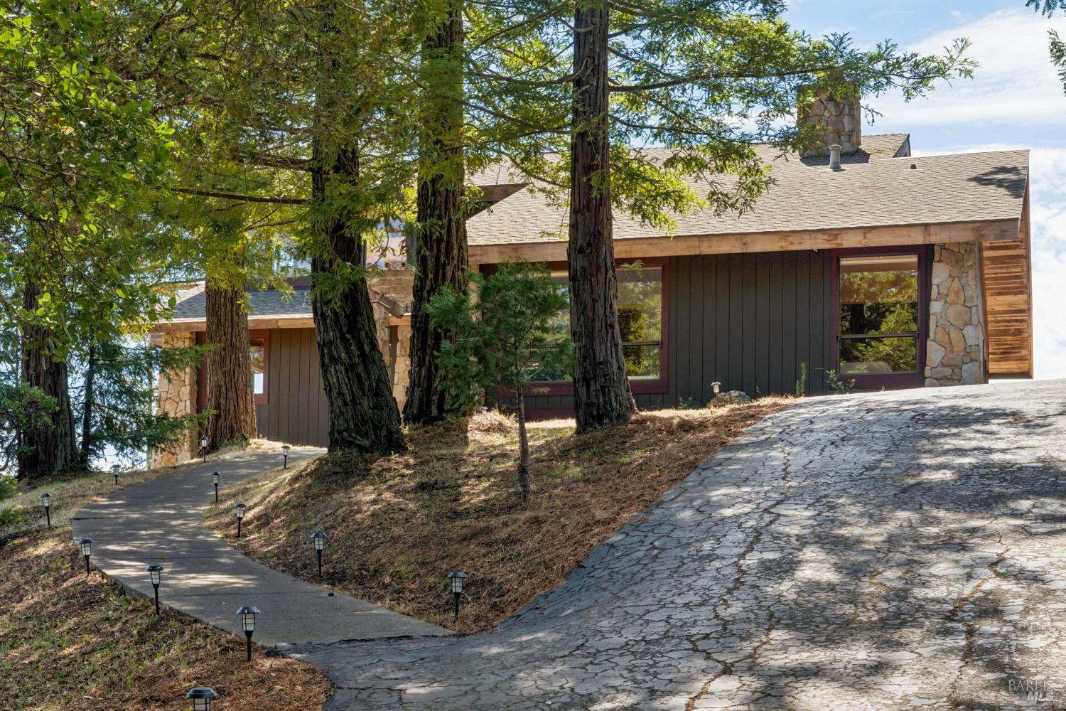 40 El Mirador Drive