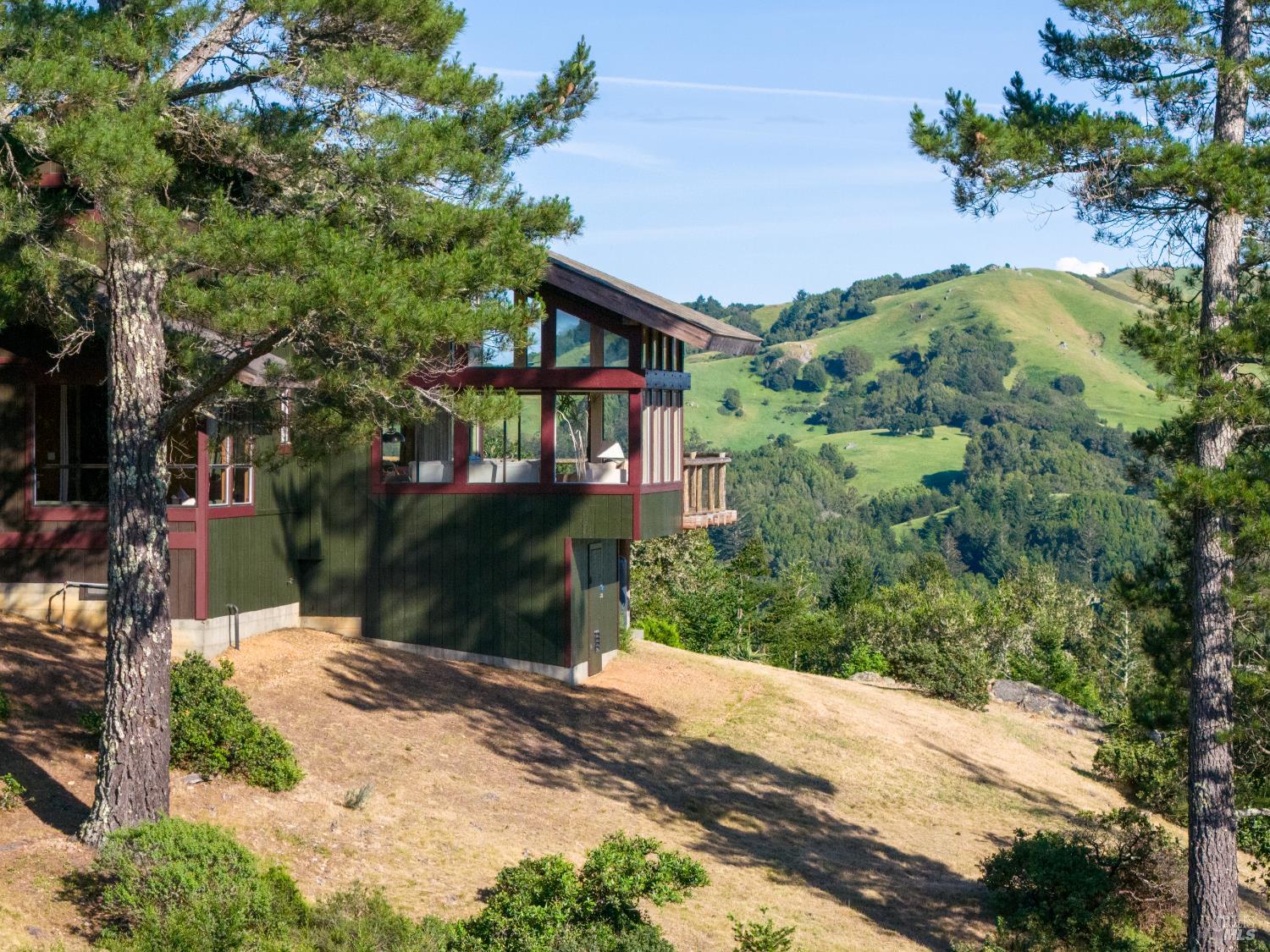 40 El Mirador Drive