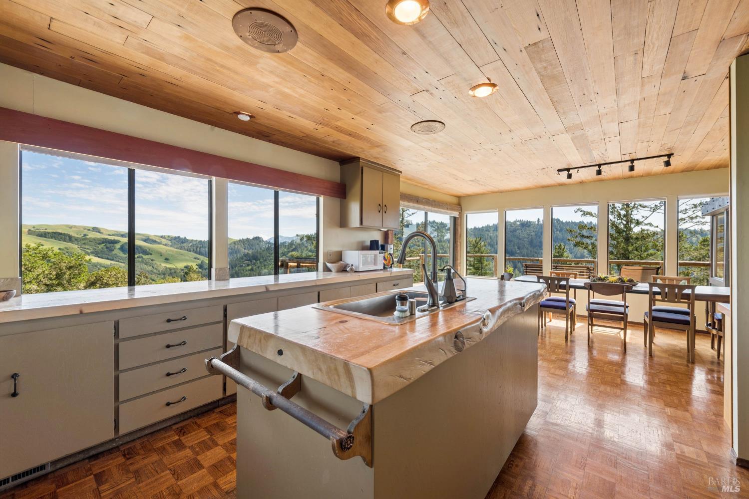 40 El Mirador Drive
