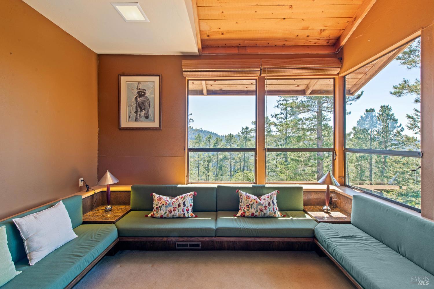 40 El Mirador Drive