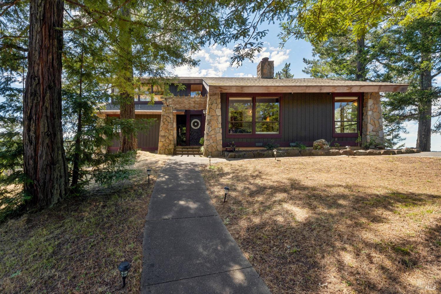 40 El Mirador Drive