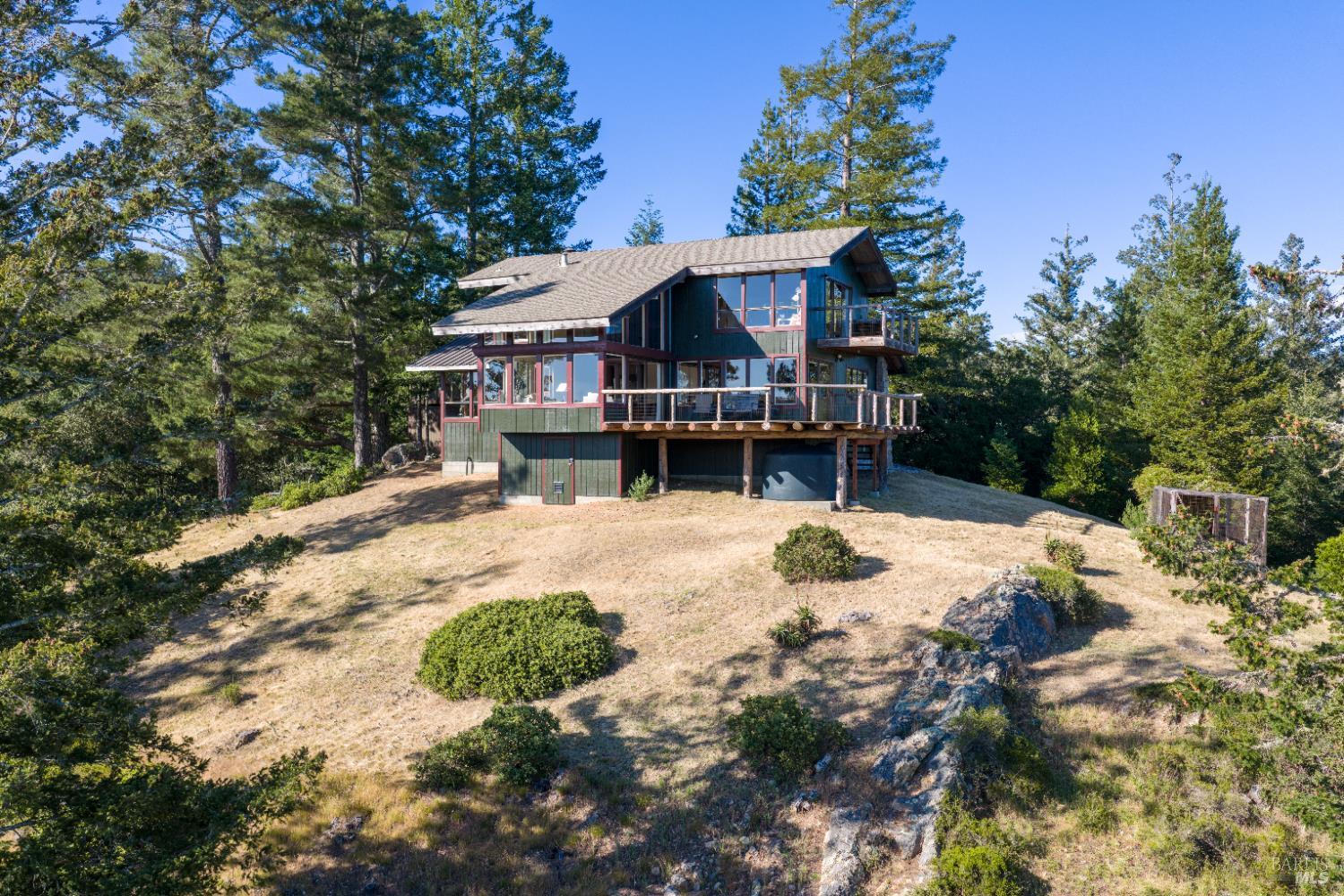 40 El Mirador Drive