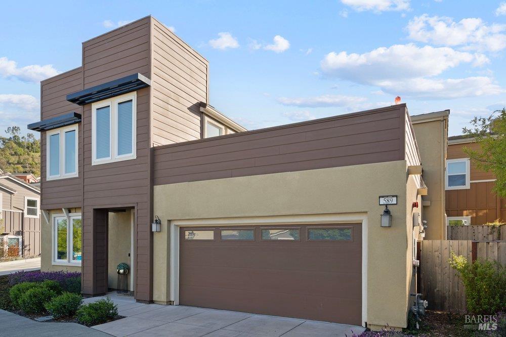 589 Sapphire Street