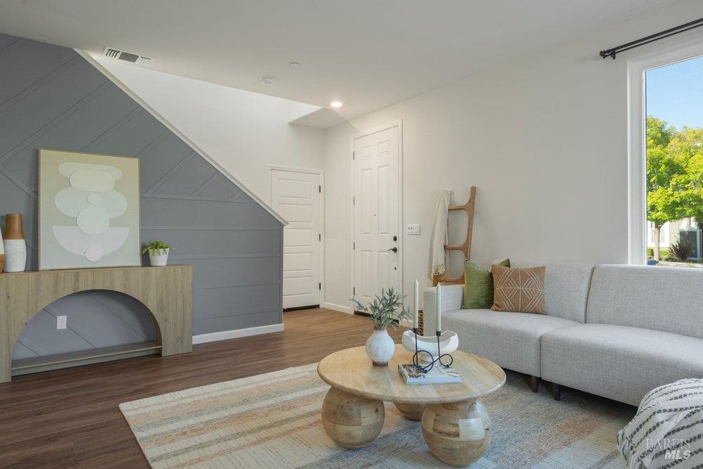 589 Sapphire Street