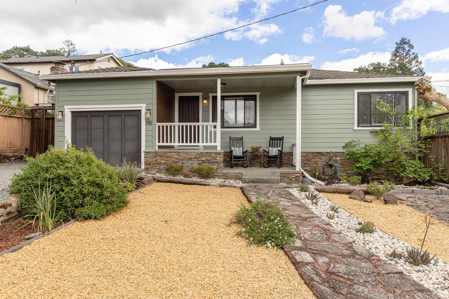 710 E Thomson Avenue