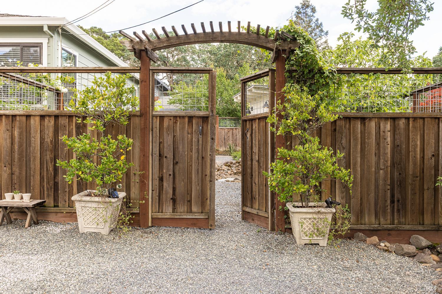 710 E Thomson Avenue