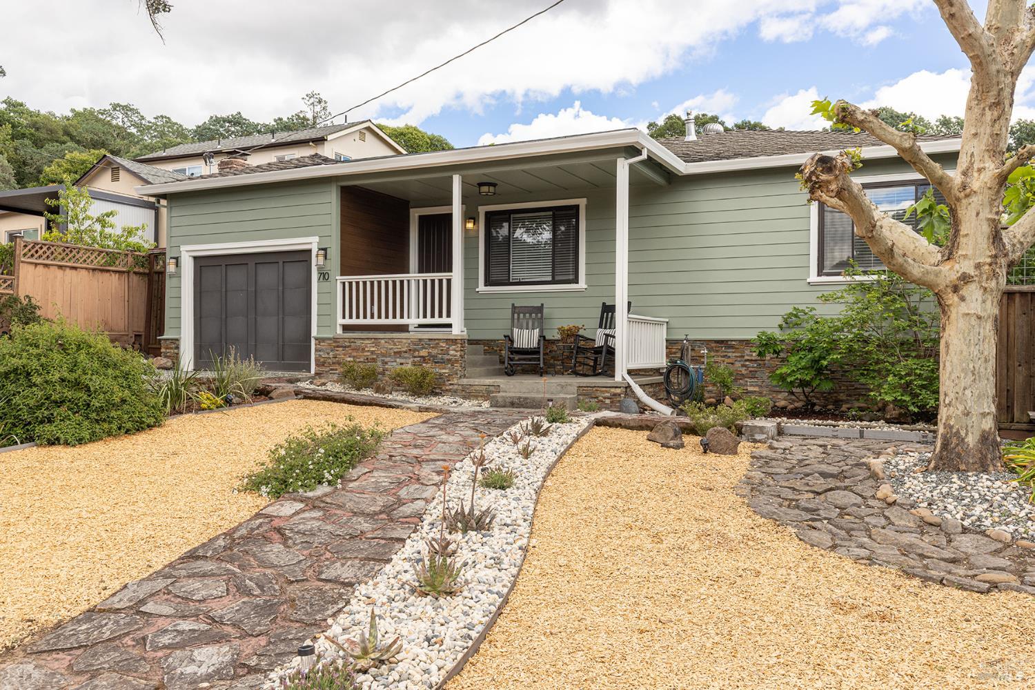 710 E Thomson Avenue