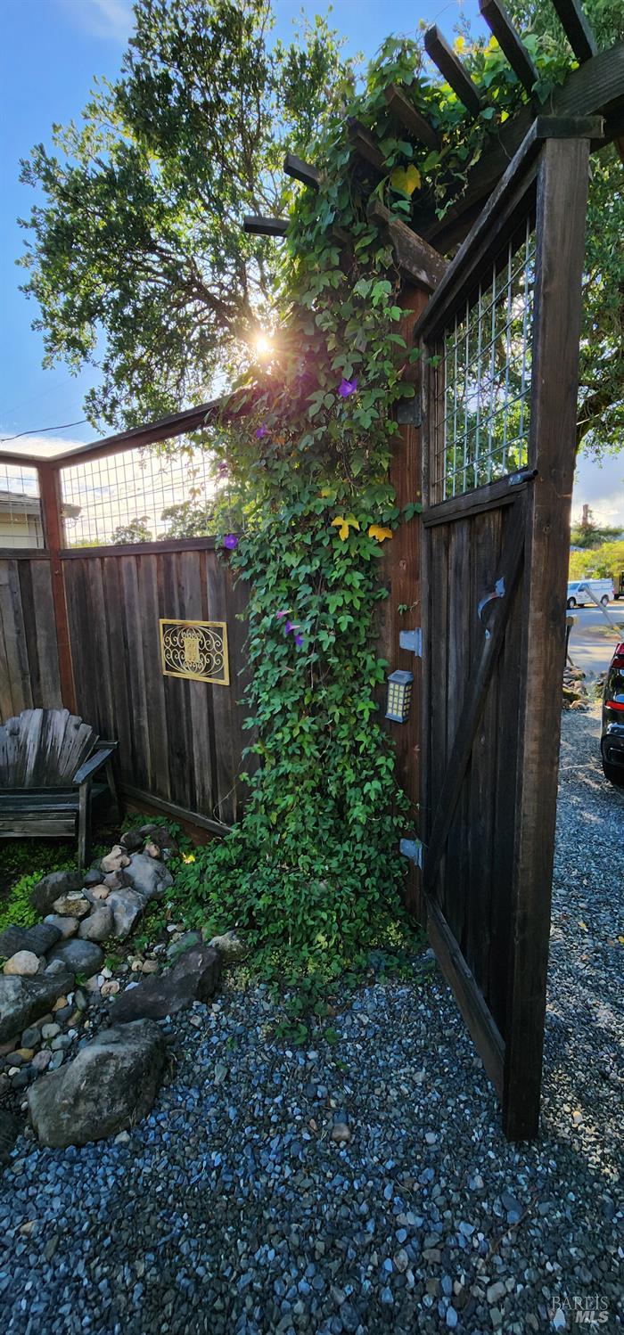 710 E Thomson Avenue